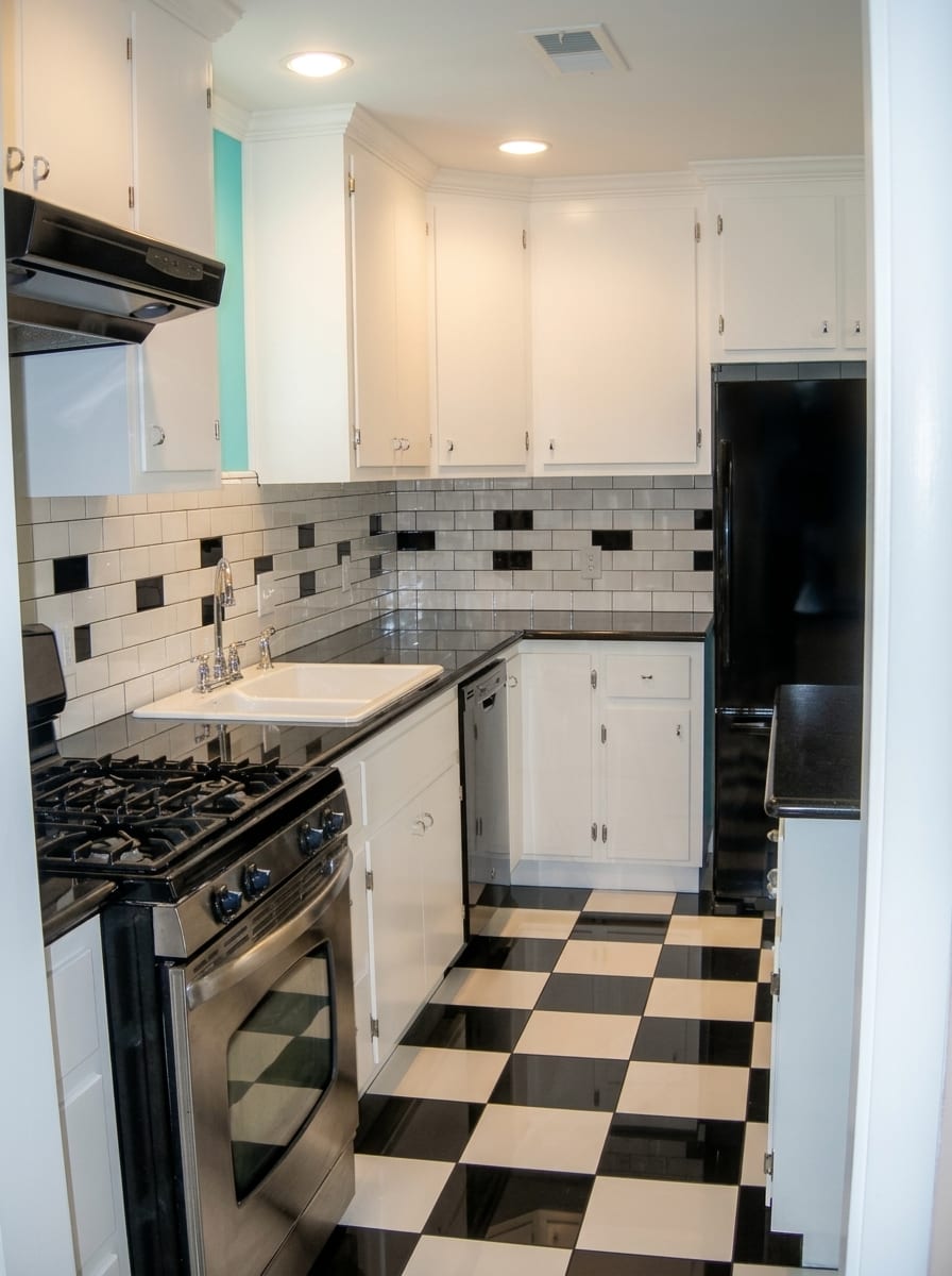 Bresline 1950s style diner kitchen: Full view of completed 1950s diner kitchen with checkerboard tile floor