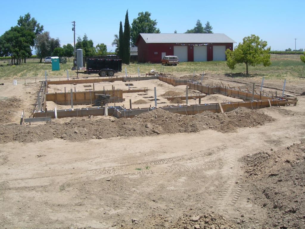 Chowchilla custom home foundation and groundwork: Chowchilla custom home foundation and groundwork: construction progress and structural craftsmanship