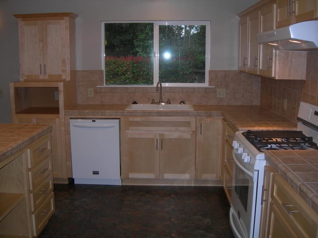Benwell 1978 kitchen and foundation rebuild: Benwell 1978 kitchen and foundation rebuild: construction progress and structural craftsmanship